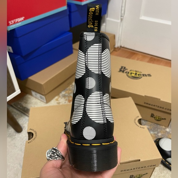 NIB Women’s Size 6 Dr. Martens 1460 Polka Dot Smooth Leather 8-Eye Lace Up Boots - Picture 10 of 14